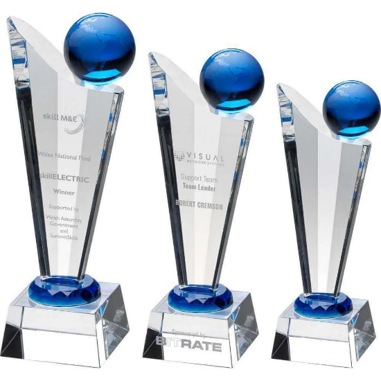 CLEAR/ GLASS VICTORY PLAQUE WITH  GLOBE